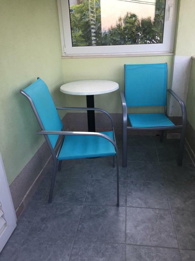 Apartmani Atila Damir Omis Exterior photo