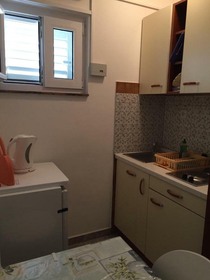 Apartmani Atila Damir Omis Exterior photo